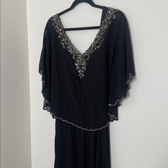 Jkara Plus Size Popover Capelet Beaded Gown - Picture 7 of 9
